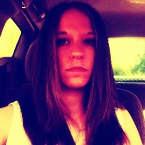 Meet your Posher, Emiley